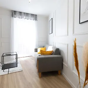 https://joli-charmant-au-centre.midi-pyreneeshotels.com